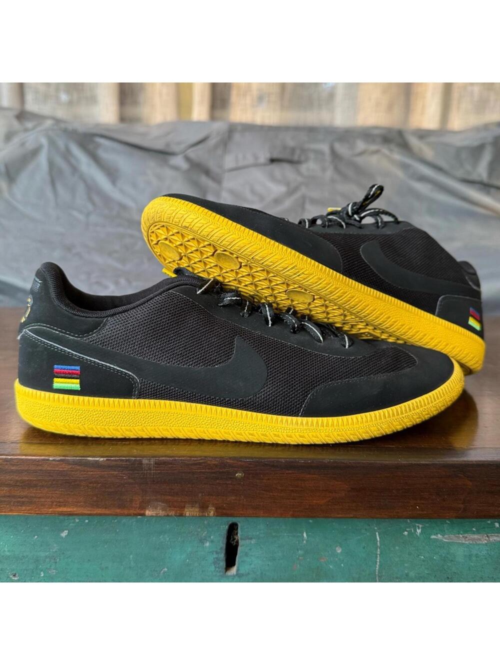 Livestrong x Nike Cheyenne Sneakers Size 10